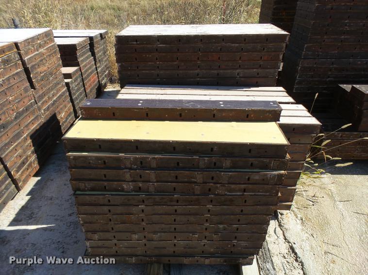 image for item DA9969 Wood and steel modular concrete forms