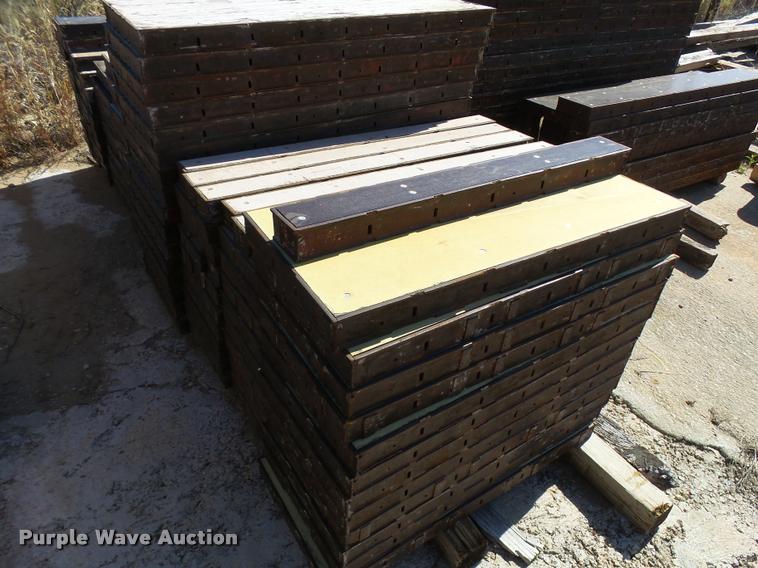 image for item DA9969 Wood and steel modular concrete forms