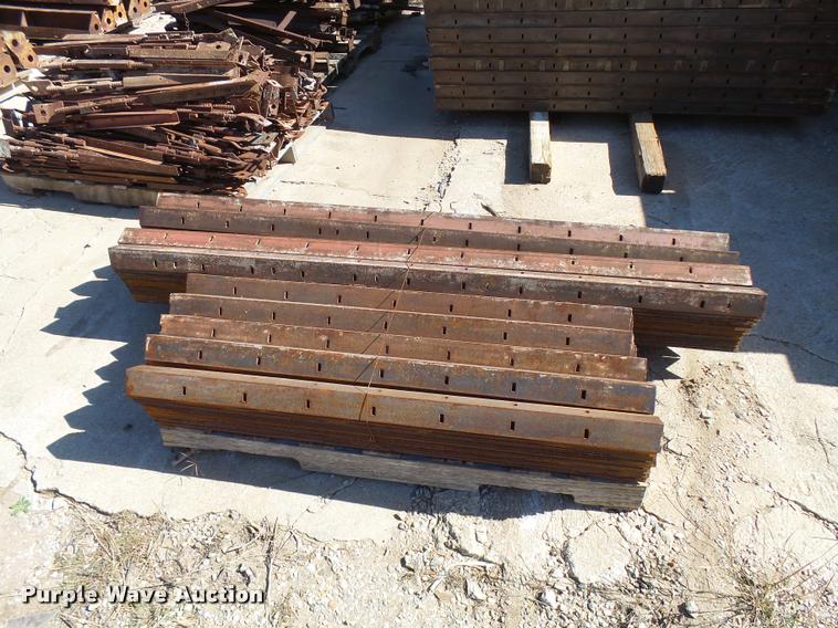 image for item DA9969 Wood and steel modular concrete forms