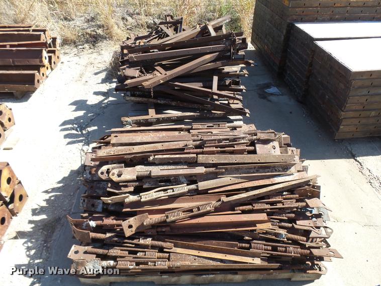 image for item DA9969 Wood and steel modular concrete forms