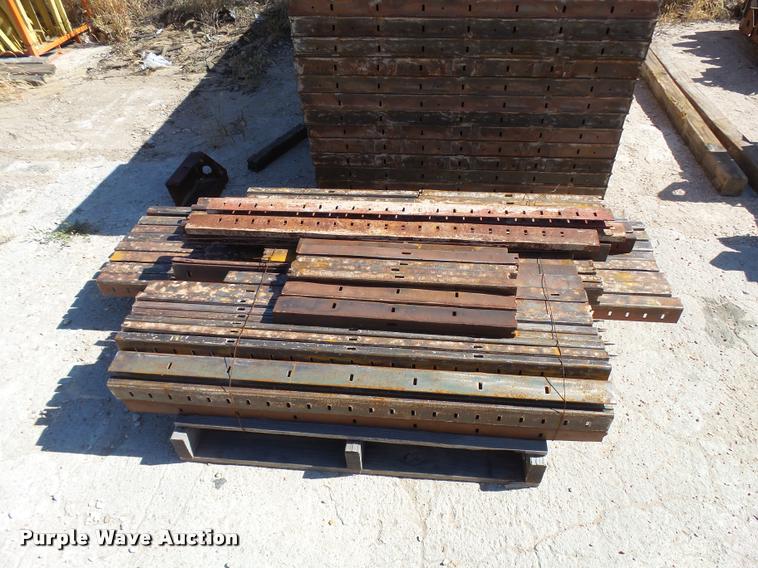 image for item DA9969 Wood and steel modular concrete forms