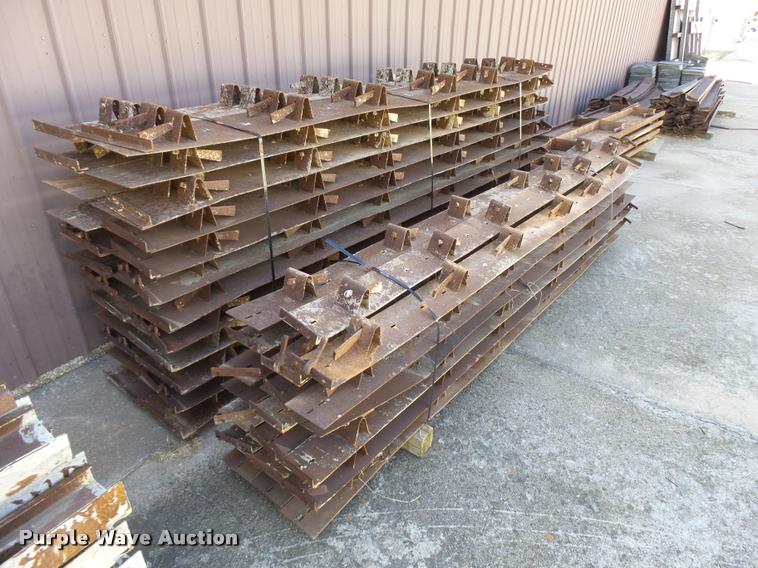 image for item DA9974 Steel concrete edge and curb forms
