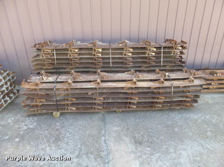 image for item DA9974 Steel concrete edge and curb forms