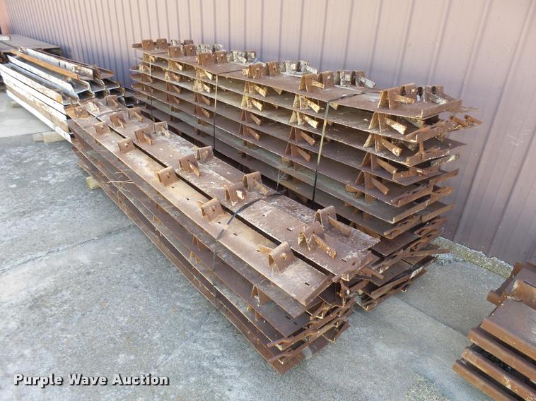 image for item DA9974 Steel concrete edge and curb forms