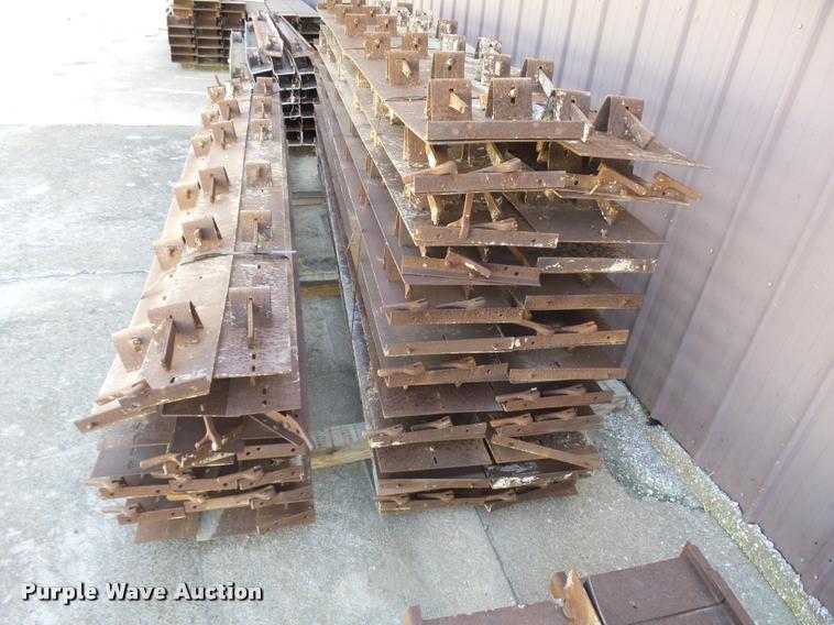 image for item DA9974 Steel concrete edge and curb forms