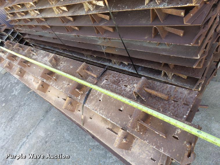 image for item DA9974 Steel concrete edge and curb forms