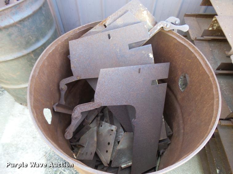 image for item DA9974 Steel concrete edge and curb forms