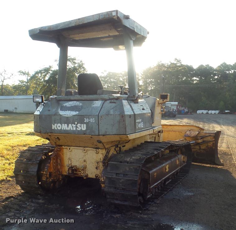 image for item DB3561 1999 Komatsu D41E-6 dozer