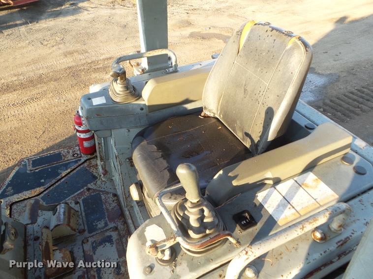 image for item DB3561 1999 Komatsu D41E-6 dozer