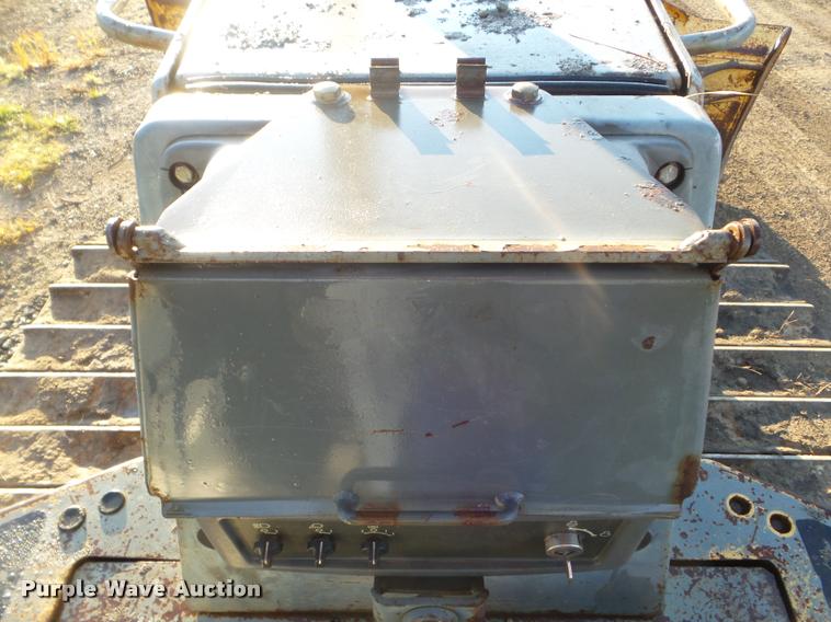 image for item DB3561 1999 Komatsu D41E-6 dozer