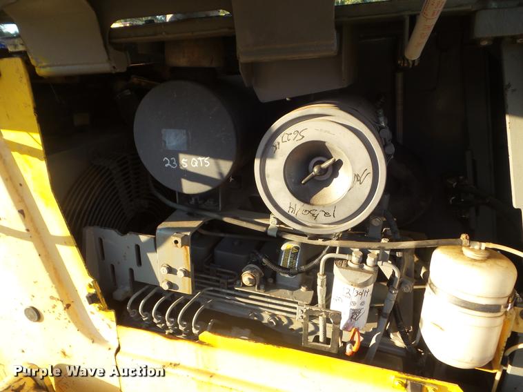 image for item DB3561 1999 Komatsu D41E-6 dozer