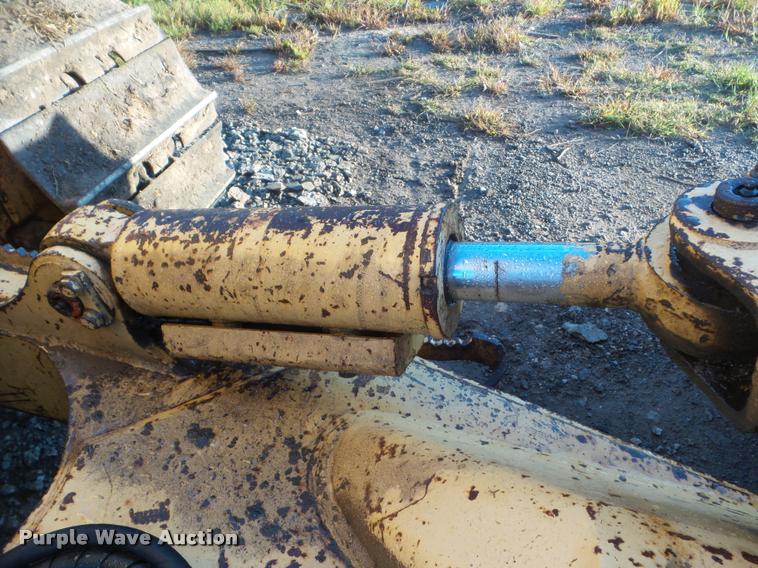 image for item DB3561 1999 Komatsu D41E-6 dozer