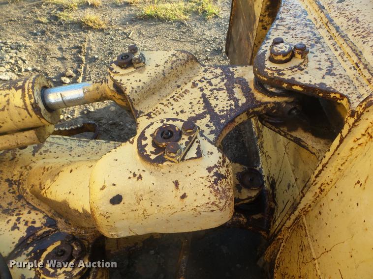 image for item DB3561 1999 Komatsu D41E-6 dozer