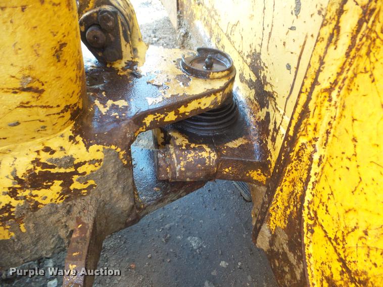 image for item DB3561 1999 Komatsu D41E-6 dozer