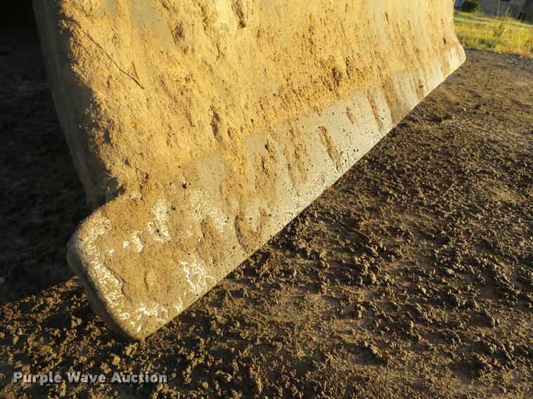 image for item DB3561 1999 Komatsu D41E-6 dozer