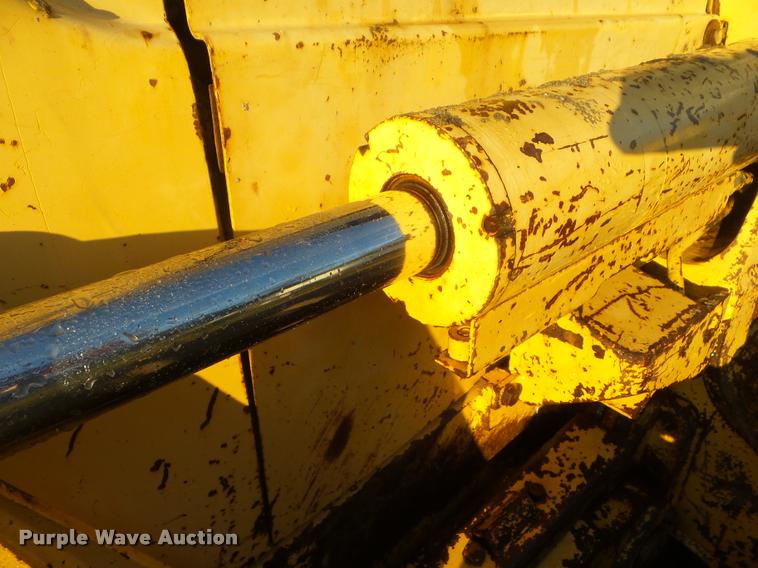 image for item DB3561 1999 Komatsu D41E-6 dozer