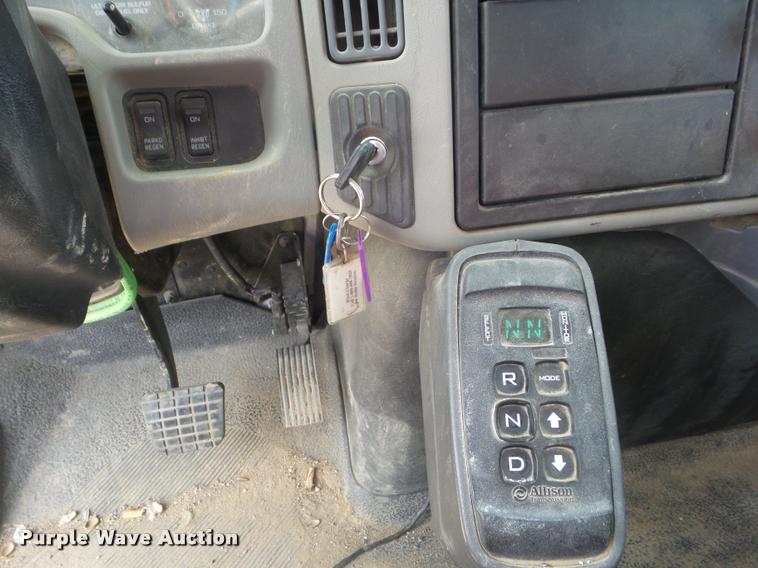 image for item DB3566 2009 International DuraStar 4300 bucket truck