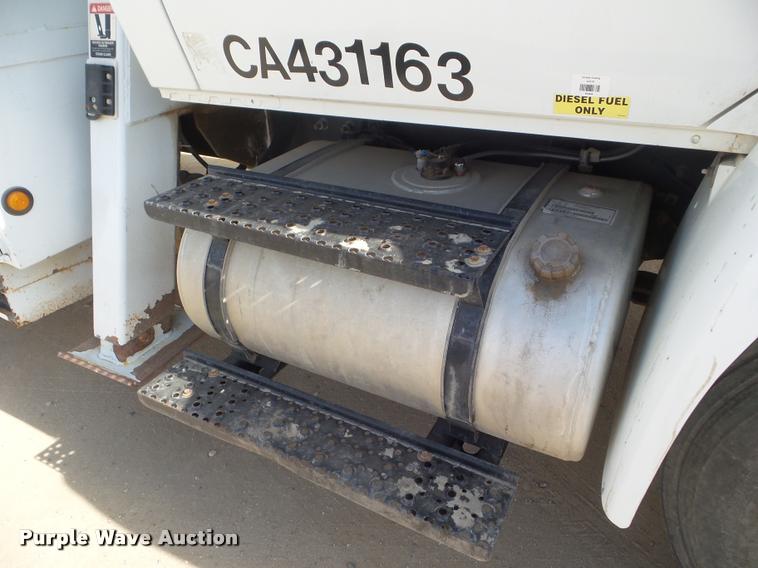 image for item DB3566 2009 International DuraStar 4300 bucket truck