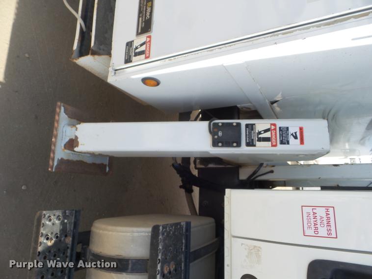 image for item DB3566 2009 International DuraStar 4300 bucket truck