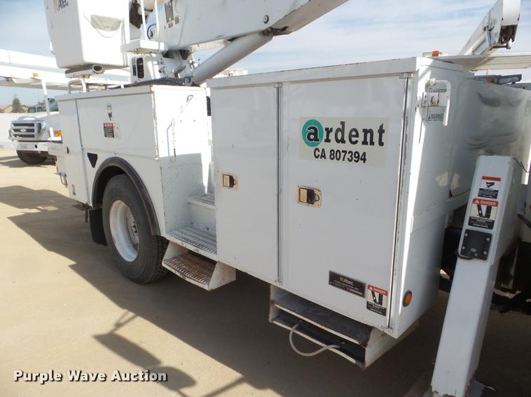 image for item DB3566 2009 International DuraStar 4300 bucket truck