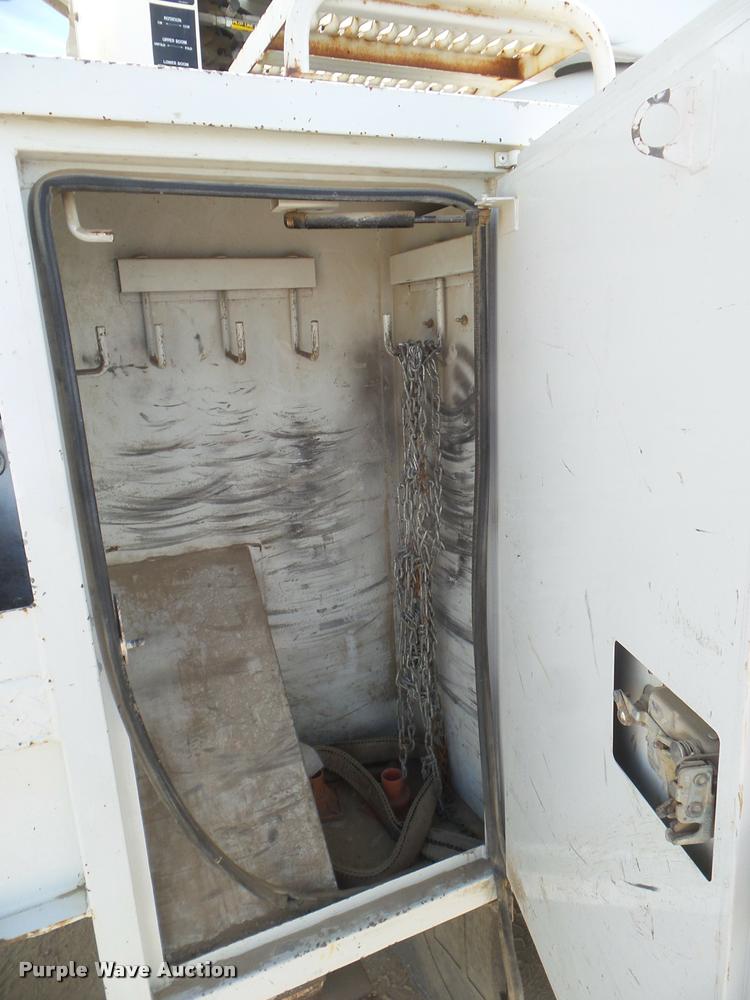 image for item DB3566 2009 International DuraStar 4300 bucket truck