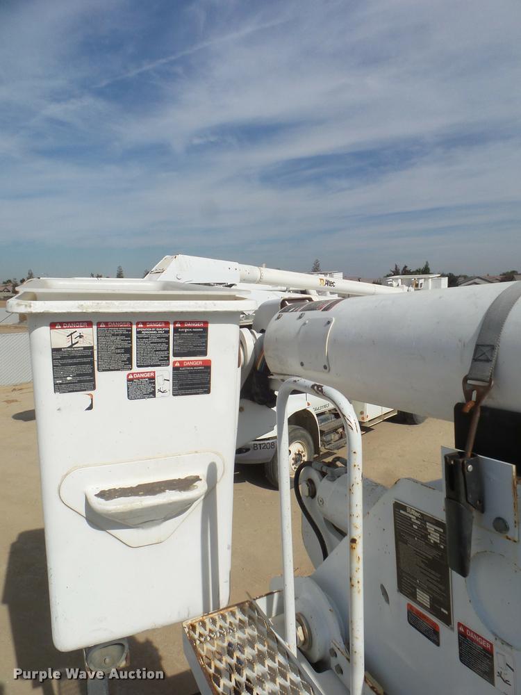 image for item DB3566 2009 International DuraStar 4300 bucket truck