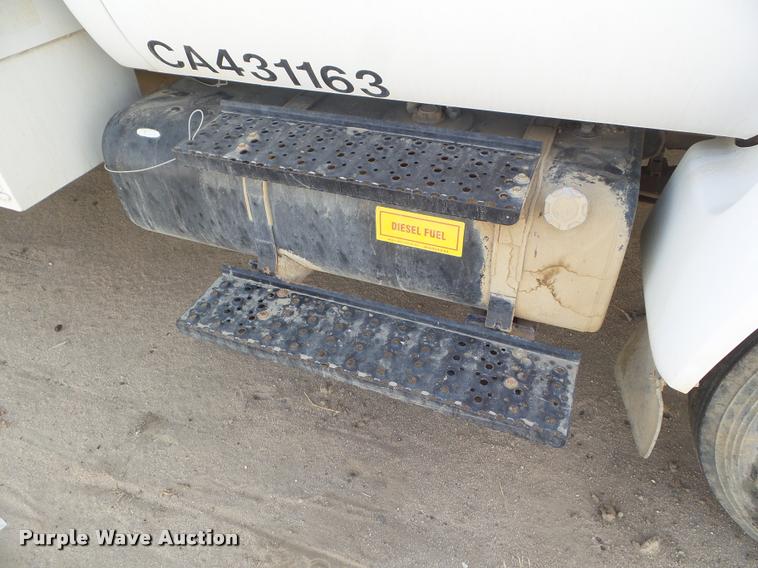 image for item DB3567 2007 Ford F750 Super Duty service truck