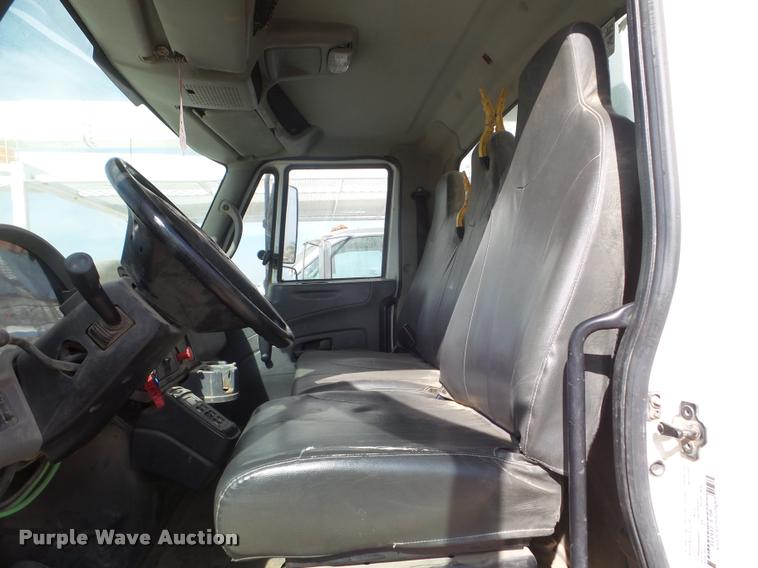 image for item DB3568 2009 International DuraStar 4300 bucket truck