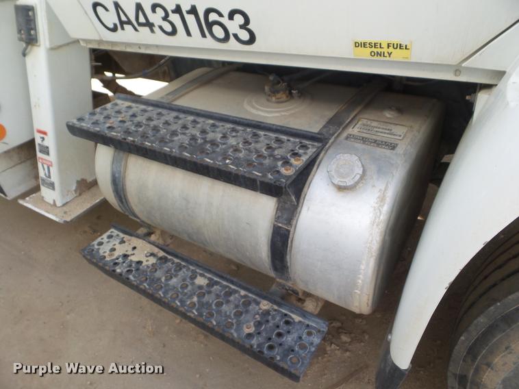 image for item DB3568 2009 International DuraStar 4300 bucket truck