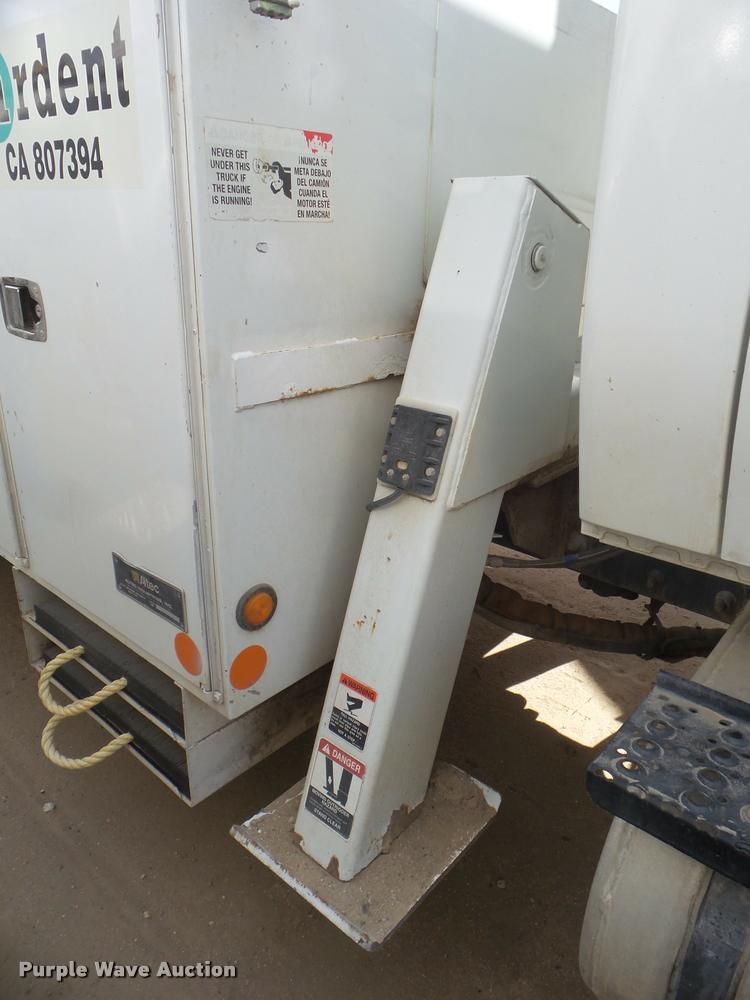 image for item DB3568 2009 International DuraStar 4300 bucket truck