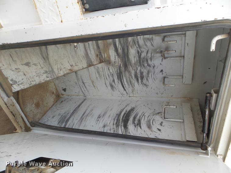 image for item DB3568 2009 International DuraStar 4300 bucket truck