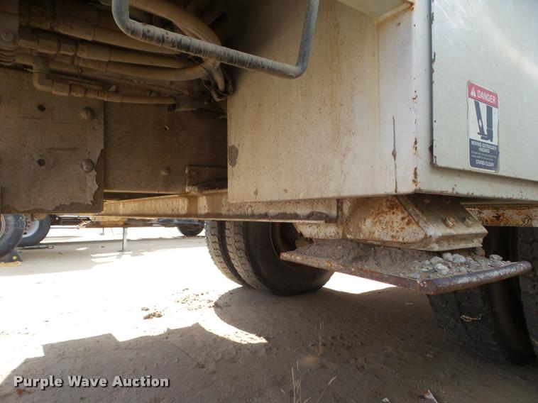 image for item DB3568 2009 International DuraStar 4300 bucket truck