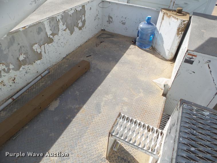 image for item DB3568 2009 International DuraStar 4300 bucket truck