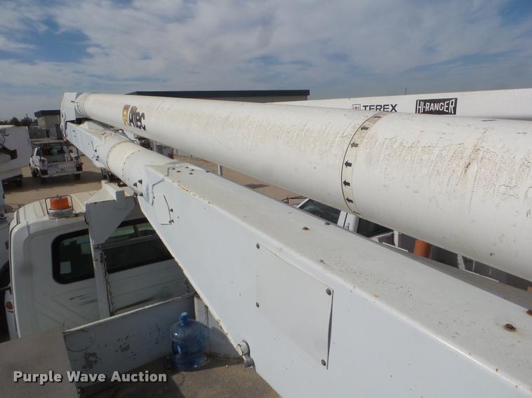 image for item DB3568 2009 International DuraStar 4300 bucket truck