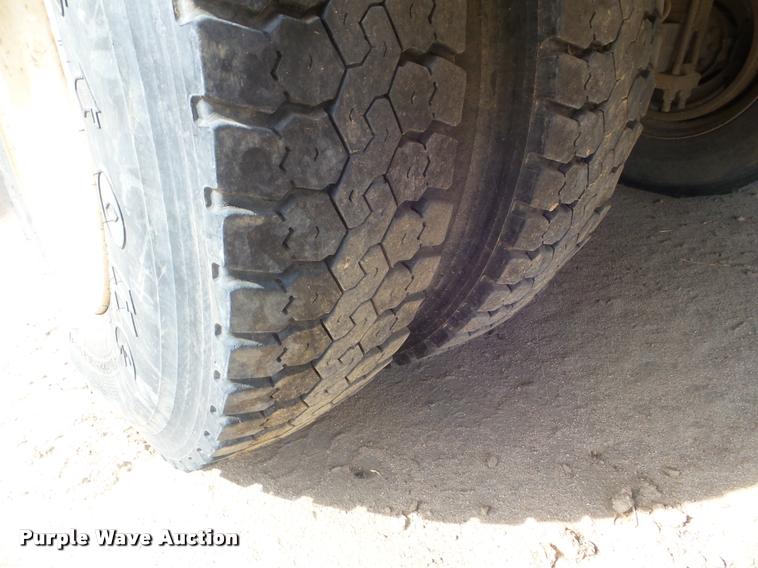 image for item DB3568 2009 International DuraStar 4300 bucket truck