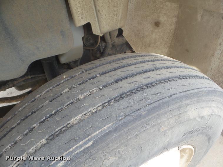 image for item DB3568 2009 International DuraStar 4300 bucket truck