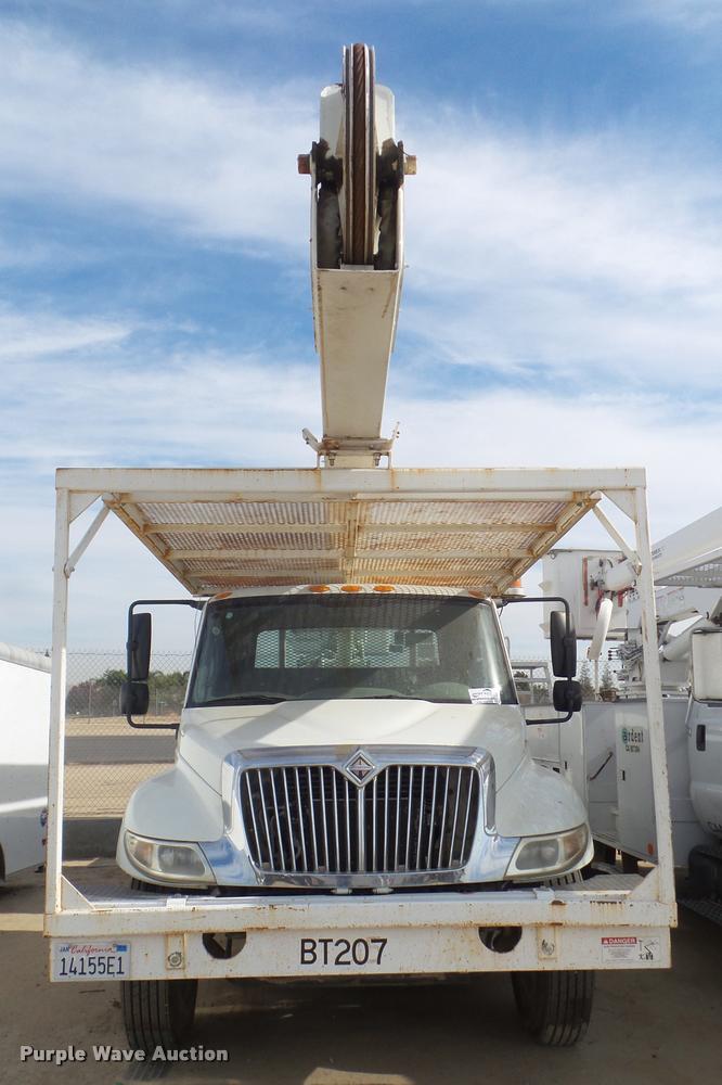 image for item DB3569 2007 International DuraStar 4300 bucket truck