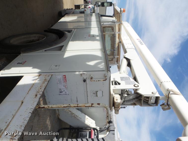 image for item DB3569 2007 International DuraStar 4300 bucket truck