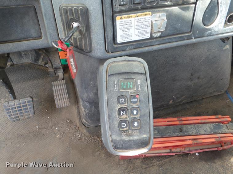 image for item DB3569 2007 International DuraStar 4300 bucket truck