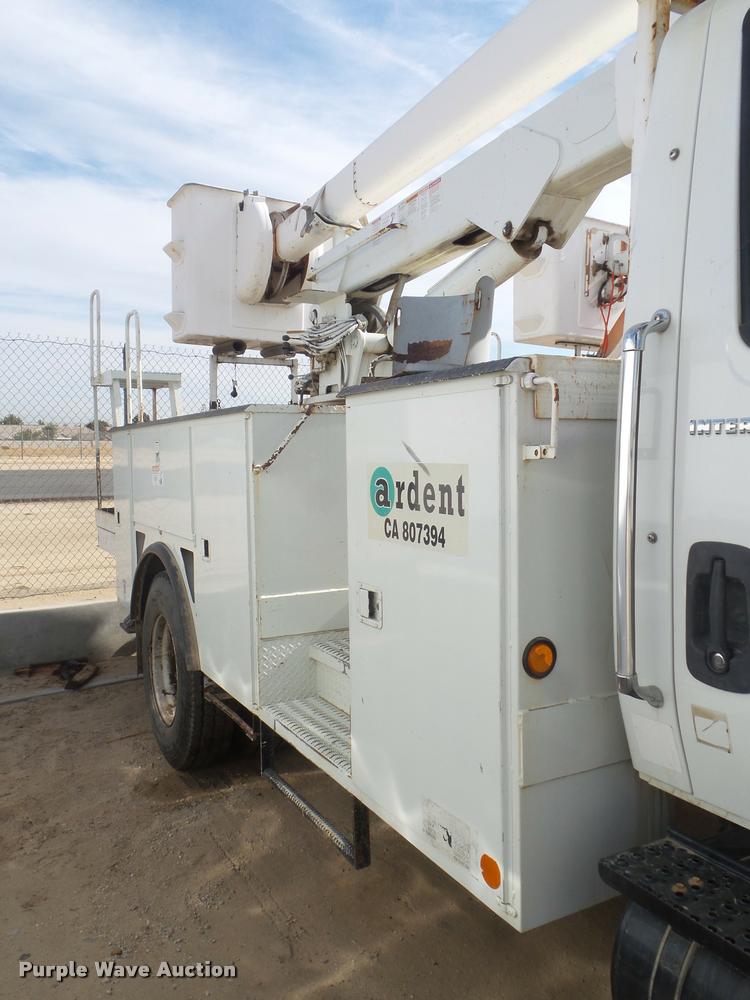 image for item DB3569 2007 International DuraStar 4300 bucket truck