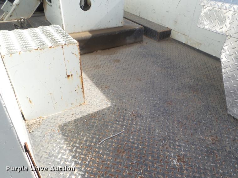 image for item DB3569 2007 International DuraStar 4300 bucket truck