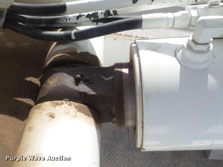 image for item DB3569 2007 International DuraStar 4300 bucket truck