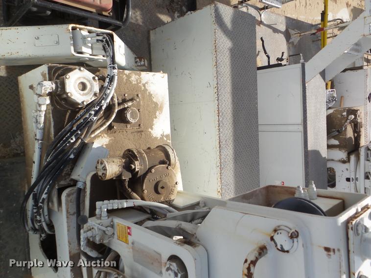 image for item DB3569 2007 International DuraStar 4300 bucket truck