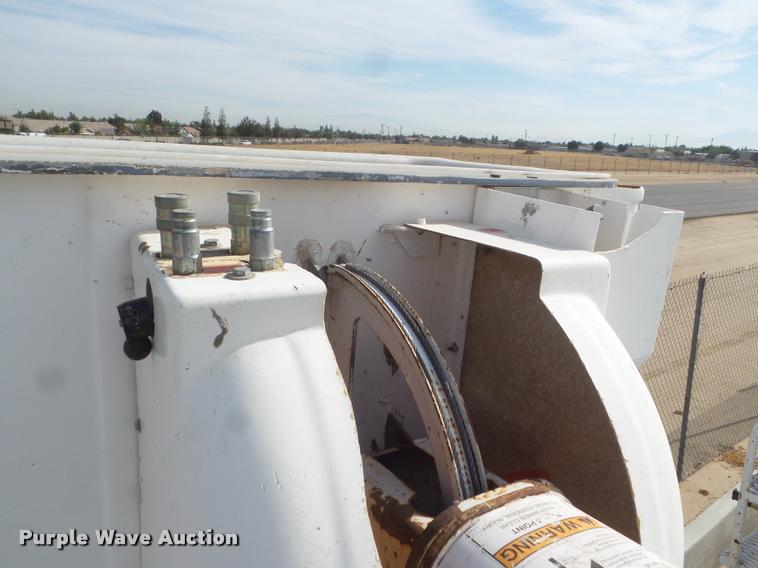 image for item DB3569 2007 International DuraStar 4300 bucket truck