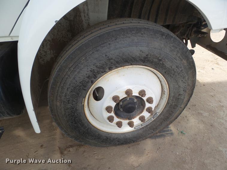 image for item DB3569 2007 International DuraStar 4300 bucket truck