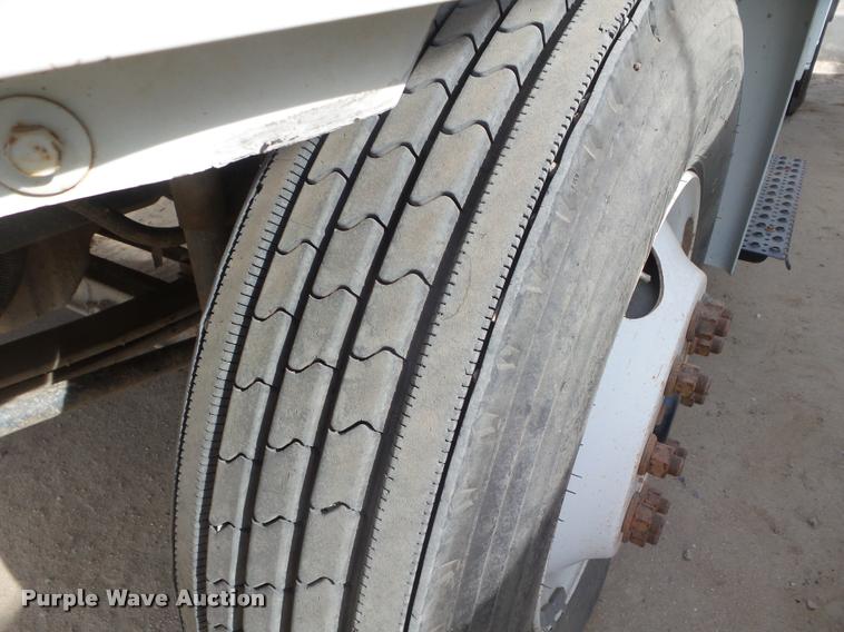 image for item DB3569 2007 International DuraStar 4300 bucket truck