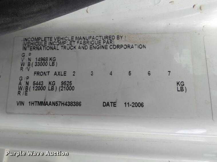 image for item DB3569 2007 International DuraStar 4300 bucket truck