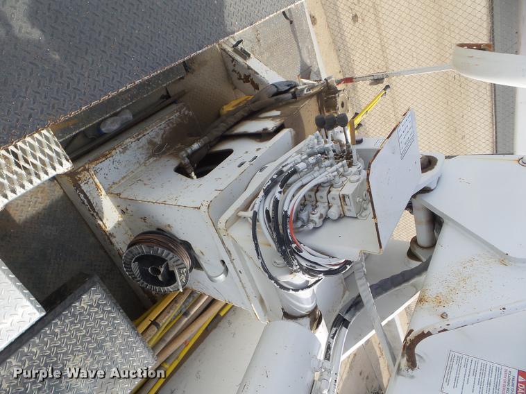 image for item DB3570 2007 Ford F750 Super Duty bucket truck