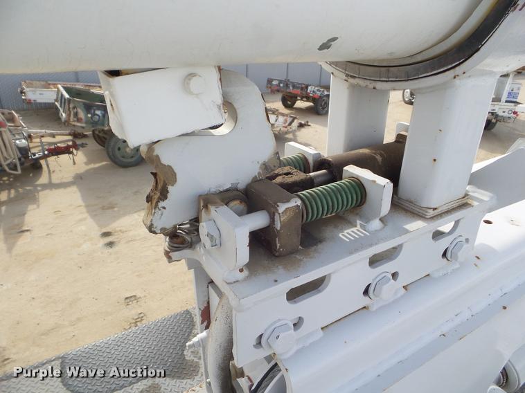 image for item DB3570 2007 Ford F750 Super Duty bucket truck