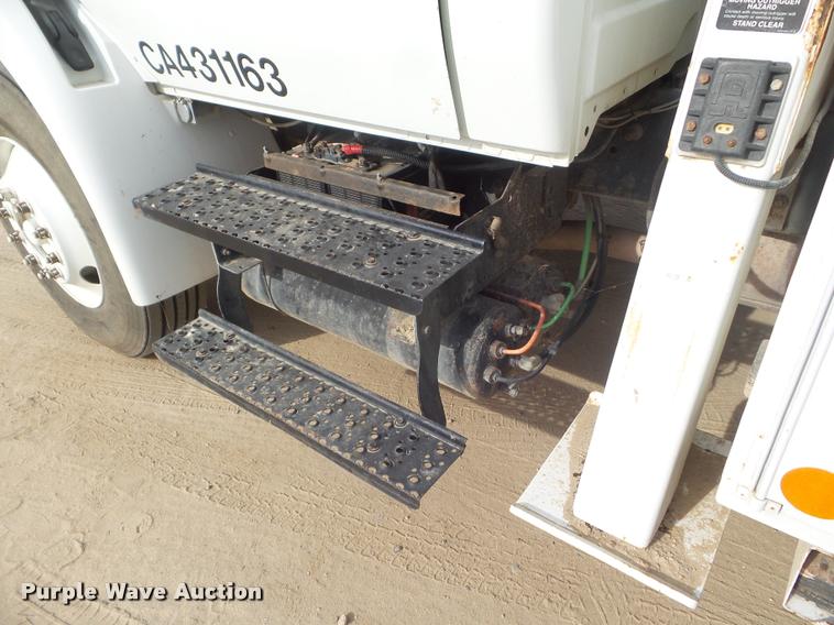 image for item DB3571 2008 International DuraStar 4300 bucket truck